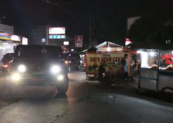 Tingkatkan Keamanan Wilayah, Koramil 01/Teluknaga Gelar Patroli Jalan Kaki dan Berkendara Maung