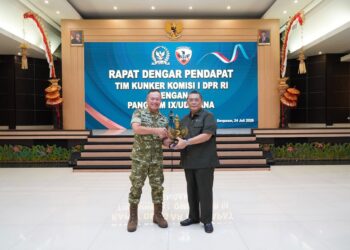 Komisi I DPR RI dan Pangdam IX/Udayana Bahas Penguatan Pertahanan Perbatasan serta Akselerasi Kodam Baru di NTT
