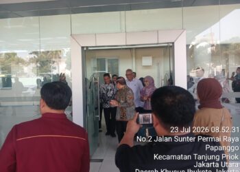 Personel Kodim 0502/JU Monitoring Kunjungan Gubernur DKI ke RSPI Sulianti Saroso