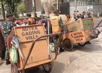Satgas Sampah Koramil 06/Kelapa Gading Bersama Komduk Wujudkan Lingkungan ASRI di TPS Kel.Pegangsaan Dua