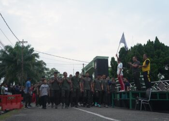 Danrem 042/Gapu Lepas Jalan Santai HUT ke-1 Kodam XX/TIB, Ribuan Warga Tumpah Ruah di Makodim 0415/Jambi
