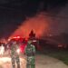 Komandan Kodaeral XI Kerahkan Tim Siaga Bencana, TNI AL Sigap Bantu Padamkan Kebakaran di Merauke