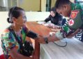 Satgas Pamtas Yonarmed 13 Kostrad Berikan Layanan Kesehatan Gratis bagi Warga Perbatasan