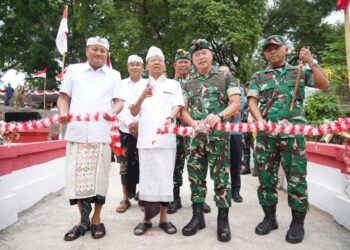 Perkuat Akses Masyarakat, Pangdam IX/Udayana Resmikan Jembatan Perintis Garuda Desa Saba