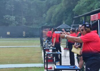 PANGKORMAR TINGKATKAN KESIAPSIAGAAN PRAJURIT MELALUI LATIHAN MENEMBAK