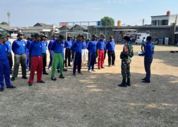 Anggota Koramil 02/Curug Berikan Pembekalan Latihan Disiplin Kewiraan (LDK) di SMK Pelayaran Lusiana