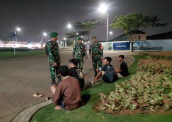 TINGKATKAN KEAMANAN WILAYAH, KORAMIL 02/CURUG GELAR PATROLI BERKENDARA MAUNG