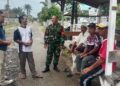 Babinsa Koramil 02/Langsa Laksanakan Komsos Bersama Tokoh Masyarakat Bahas Keamanan Wilayah