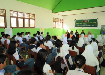 Bentengi Generasi Muda dari Paham Radikal, Satgas TMMD Ke-129 Kodim 1505/Tidore Gelar Sosialisasi di SMA Negeri 6 Haltim