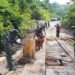 Dansatgas TMMD Ke-129 Tinjau Langsung Rehab Jembatan di Kampung Sesor, Pastikan Pembangunan Tepat Sasaran dan Berkualitas