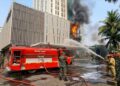 Respon Cepat Koramil 03/GP Kerahkan 2 Unit Water Tank TNI AD Bantu Jinakkan Si Jago Merah