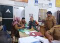 Babinsa Giat Komsos Dengan Perangkat Desa