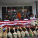 TNI AL GAGALKAN PENYELUNDUPAN 1,6 TON PASIR TIMAH ILEGAL DI PERAIRAN LINGGA