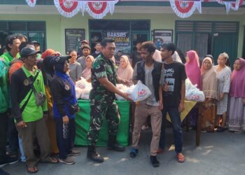 Danramil Cikupa Pimpin, Pemeriksaan Gratis dan Bagi Sembako