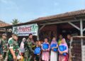 TINGKATKAN KEMANUNGGALAN TNI DENGAN RAKYAT, KORAMIL 02/CURUG BERIKAN LAYANAN KESEHATAN DAN SEMBAKO GRATIS MELALUI PROGRAM “JAGA JAKARTA ON THE SPOT”