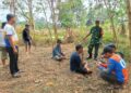 Babinsa dan Bhabinkamtibmas Desa Serdang Kulon Imbau Warga Tidak Membakar Sampah Sembarangan