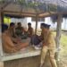 Makan Siang di Gazebo Jadi Ruang Pererat Silaturahmi, Babinsa Koramil 07/Salak Komsos Bersama Perangkat Desa Napatalun