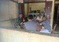 JALIN HUBUNGAN KERJA YANG BAIK, BABINSA MELAKSANAKAN KOMSOS DENGAN WARGA BINAAN