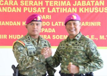 Letkol Marinir Huda Prawira Soemarto, S.E., M.Tr.Opsla Resmi Jabat Komandan Puslatsus