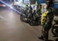 BABINSA SERDA SAHALA PANGARIBUAN DAN SERDA FAISAL MELAKSANAKAN PATROLI MOTORIS, WUJUD NYATA JAGA KEAMANAN WILAYAH