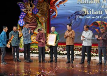 Sinergi Kuat Wujudkan Bali Aman: Pangdam IX/Udayana Raih Penghargaan Kerthi Bali Sewaka Nugraha