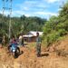 Babinsa Koramil 06/Kampung Dalam Gotong Royong Bersihkan Longsor yang Menutupi Badan Jalan