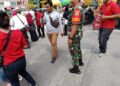 Babinsa Gang Buntu Monitor Perlombaan Semarak HUT ke-81 Kemerdekaan RI