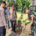 SEMANGAT KEMERDEKAAN, DANRAMIL DAN BABINSA KORAMIL 0201-05/MB BERSAMA WARGA GELAR GOTONG ROYONG DAN TANAM POHON