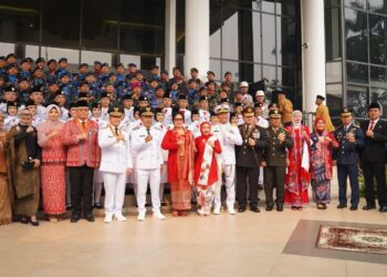 Peringati HUT ke-81 RI, Kasdam XII/Tpr Hadiri Upacara Pengibaran Bendera di Kantor Gubernur Kalbar