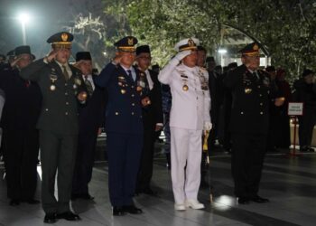 Peringati HUT ke-81 RI, Danrem 121/Abw Ikuti Apel Kehormatan dan Renungan Suci di TMP Dharma Patria Jaya
