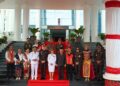 Penuh Khidmat, Dandim 1210/Landak Hadiri Upacara Pengibaran Bendera HUT ke-81 RI di Halaman Kantor Bupati Landak