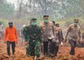 Pangdam XIX/Tuanku Tambusai Tinjau Langsung Karhutla di Kerumutan