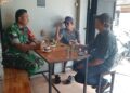 Jaga Kamtibmas Di Wilayah, Babinsa Koramil 0201-14/PB Berbincang-Bincang Bersama Tokoh Masyarakat