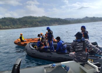 Tim SAR TNI AL Lanjutkan Pencarian Warga Hilang di Perairan Hutumuri