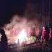Karhutla di Perkebunan PT. SRL, Babinsa Koramil 0212-09/Sosa Bersama Masyarakat Bergerak Padamkan Api