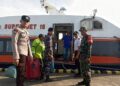 Babinsa Koramil 06/Senayang Pantau Aktivitas Pelabuhan, Pastikan Keamanan dan Keselamatan Penumpang