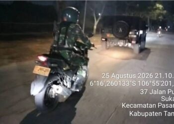 Berikan Rasa Aman kepada Warga, Koramil 11/Pasar Kemis Gelar Patroli Jalan Kaki dan Berkendara Maung