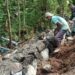 Babinsa dan Warga Gondanglegi Bergotong Royong Bangun Talud, Perkuat Infrastruktur Desa