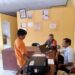 Babinsa Koramil 07/Salak Komsos Bersama Perangkat Desa Simerpara