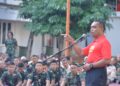 JAGA SOLIDITAS DAN KEKOMPAKAN, DANDENMA MAKO KORMAR BERI JAM KOMANDAN