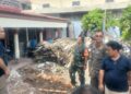 BABINSA KORAMIL 0201-05/MB DAMPINGI PENERTIBAN BANGUNAN TANPA PBG DI WILAYAH BINAAN
