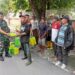 BABINSA KORAMIL 0201-05/MB DUKUNG PEMBAGIAN NASI KOTAK JUM’AT BERKAH KEPADA PETUGAS KEBERSIHAN