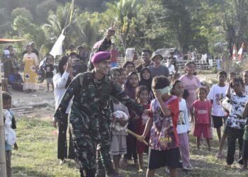 Trauma Healing Anak Anak Pengungsi, Satgas Gulbencal Korps Marinir Peringati HUT Kemerdekaan Republik Indonesia.