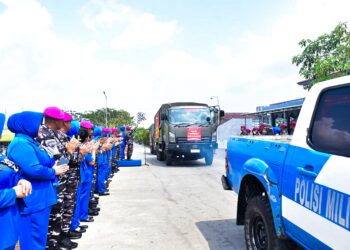 DARI TANAH PAPUA, KORPS MARINIR DAN WARGA SORONG BERANGKATKAN BANTUAN KE NTT