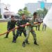 PRAJURIT MARKAS KOMANDO KORPS MARINIR TINGKATKAN KESIAPSIAGAAN MELALUI PELATIHAN PEMADAM KEBAKARAN