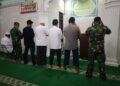 BABINSA KORAMIL 0201-05/MB LAKSANAKAN SHOLAT SUBUH BERJAMAAH DI WILAYAH BINAAN PERERAT SILATURAHMI DENGAN WARGA