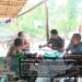 Bincang Santai Dan Jaga Hubungan Baik, Babinsa Koramil 14/PB Laksanakan Komsos Dengan Warga Desa Binaan