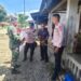 Patroli Gabungan, TNI-Polri di Babahrot Pasang Bendera Merah Putih Gratis