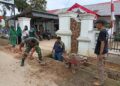 Babinsa Hadir di Tengah Masyarakat, TK/PAUD Desa Suka Makmur Dibersihkan Secara Gotong Royong