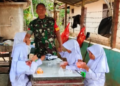 Bangkitkan Semangat Belajar, Babinsa Edukasi Pelajar Madrasah Ibtidaiyah di Aceh Timur